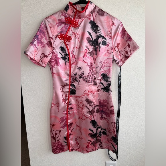 NWT PRETTY LITTLE THING SATIN MINI DRESS - Picture 4 of 6